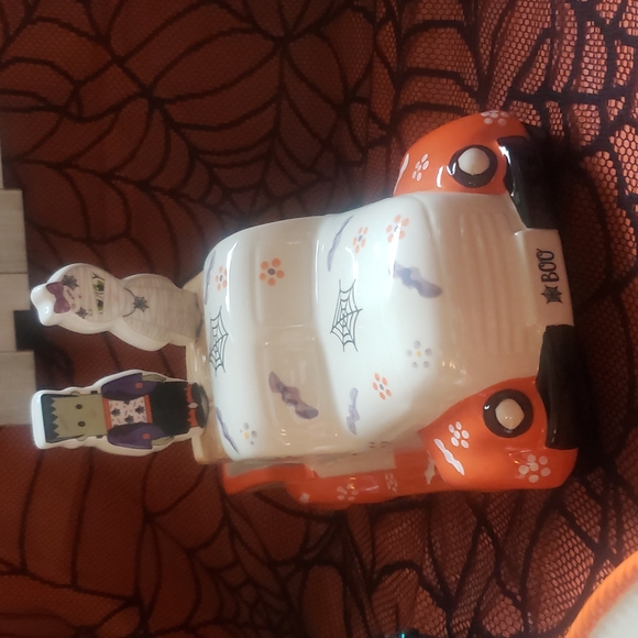 Collectible BOOFETTI Halloween Bakeware Sets! - Picture 4 of 10